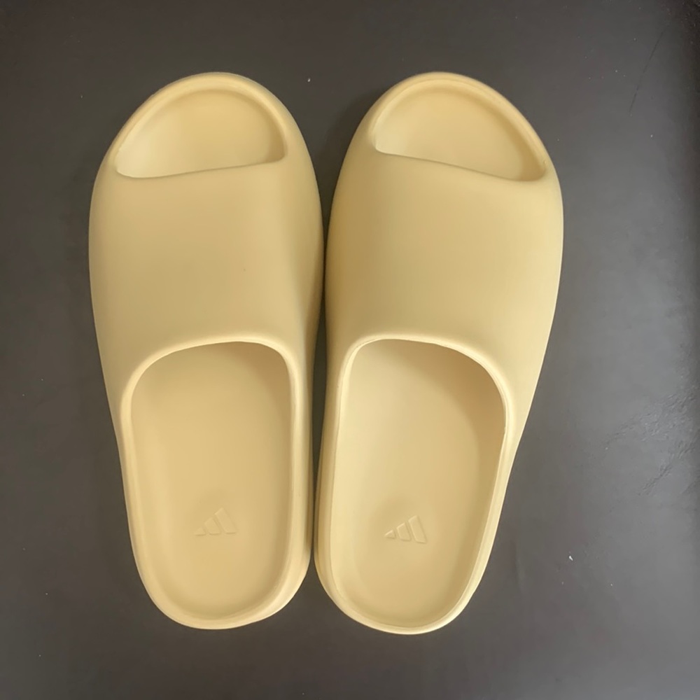 Adidas Yeezy Slide Desert Sand
